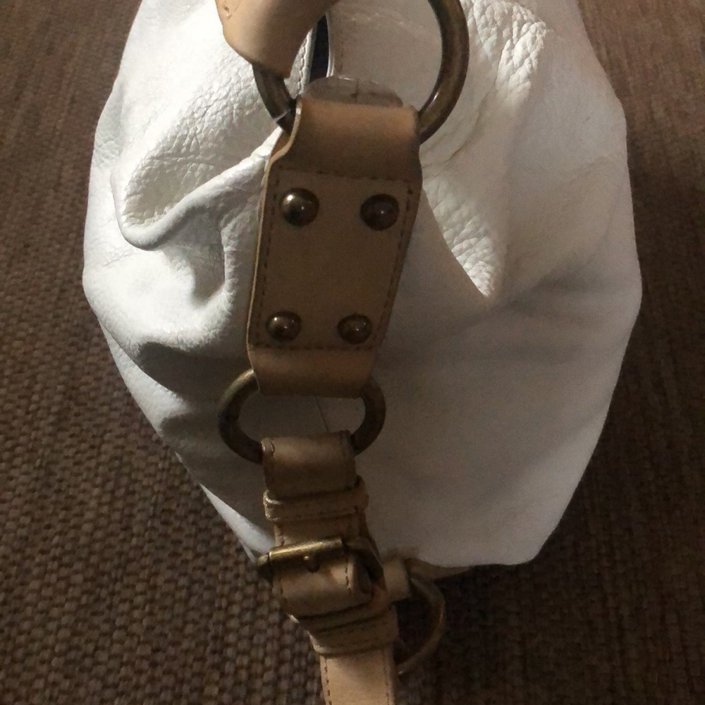 Beautiful leather handbag ๐ - Picture 5 of 12